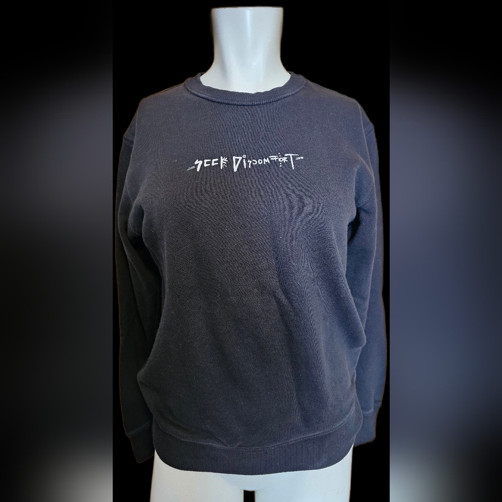 💙 34. Seek Discomfort Men's Size Extra Small Sweater